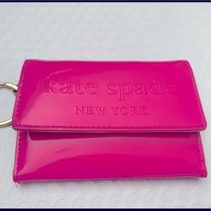 KATE SPADE NEW YORK
Patent Leather Compact Wallet